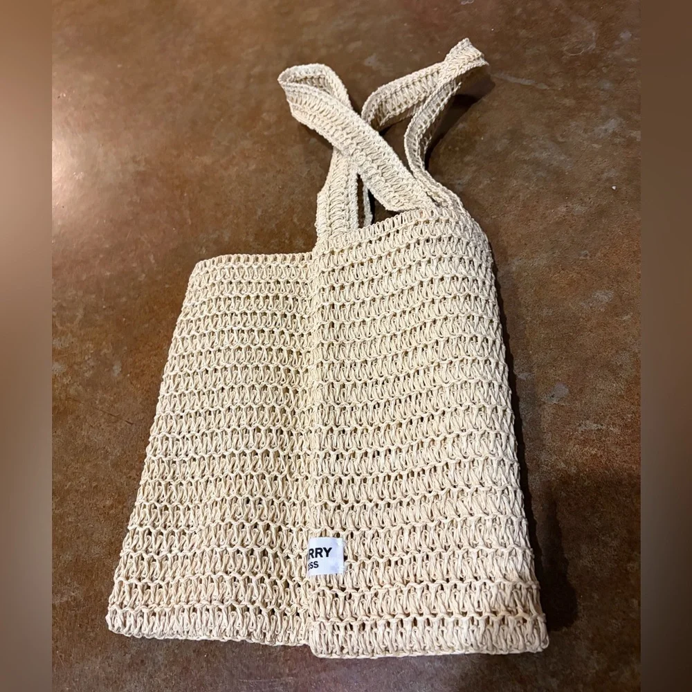 Burberry Goddess Woven Straw Tote Bag Natural Crochet Market summer